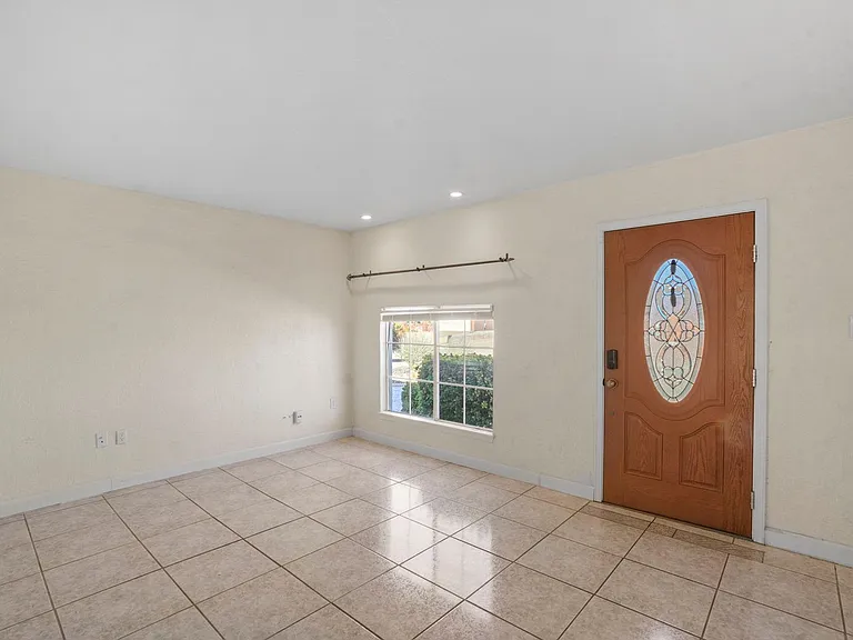 4332 Loma De Brisas Dr — Photo 5