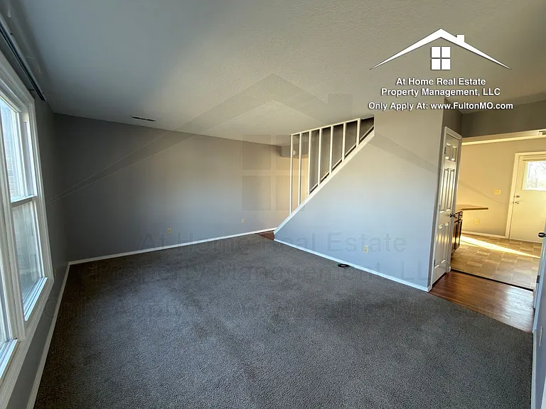 1904 Springdale Ct — Photo 5