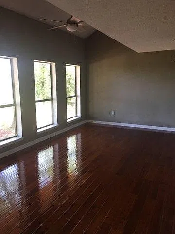 2 bed, 1400 sqft, $1,175 — Photo 2