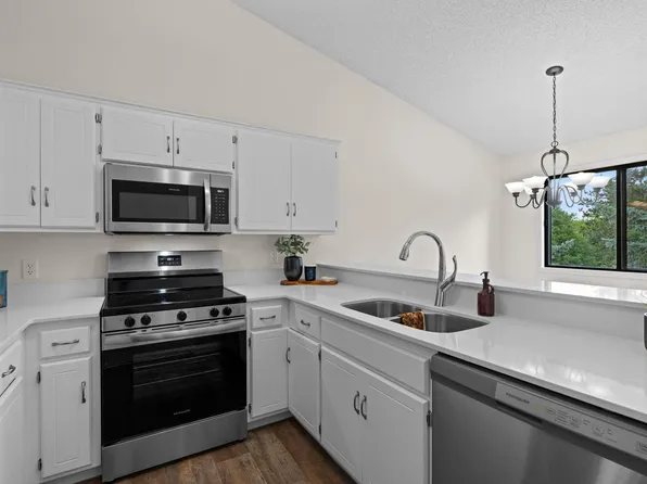 14855 Endicott Way APT 304, Apple Valley, MN 55124