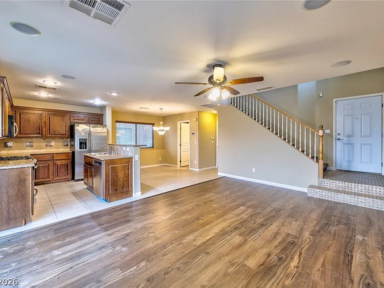 5288 Judkins Dr — Photo 2