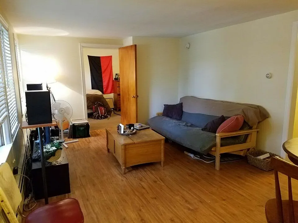 100 S Willard St