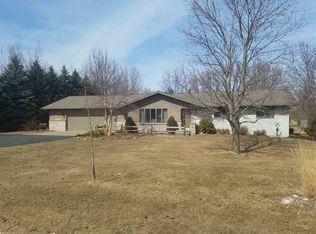 W7108 Kirschner Rd, Shiocton, WI 54170