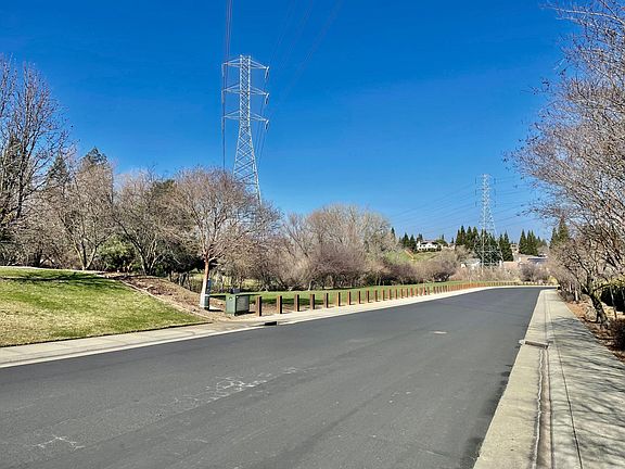 4th image of 9740 Swan Lake Dr