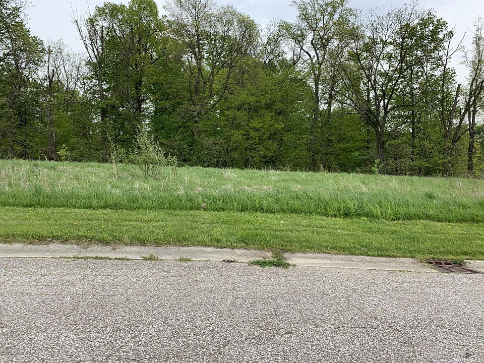 2nd image of 4883 Knollwood Dr #22