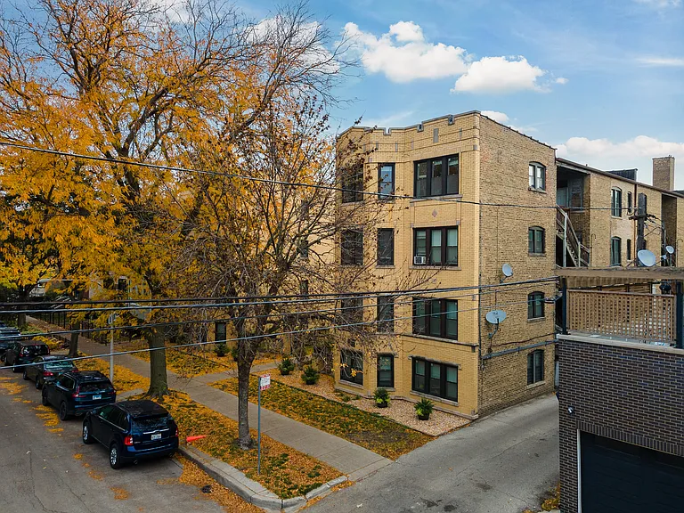 3819.5 N Greenview Ave #2W — Photo 11