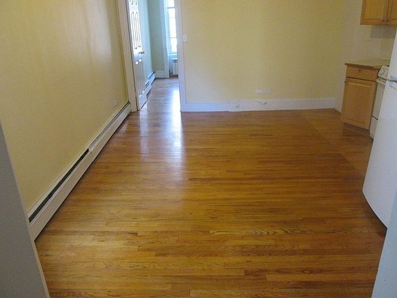 4th image of 116 E 92nd St #5N