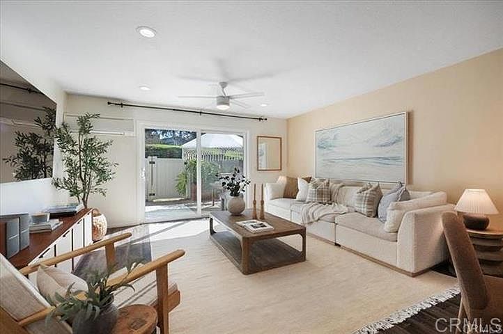 1st image of 328 Winsome Pl