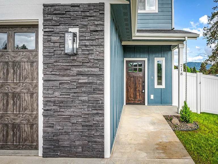 218 E Lobo Loop — Photo 3