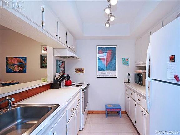 3rd image of 1610 Middle Gulf Dr Unit A7