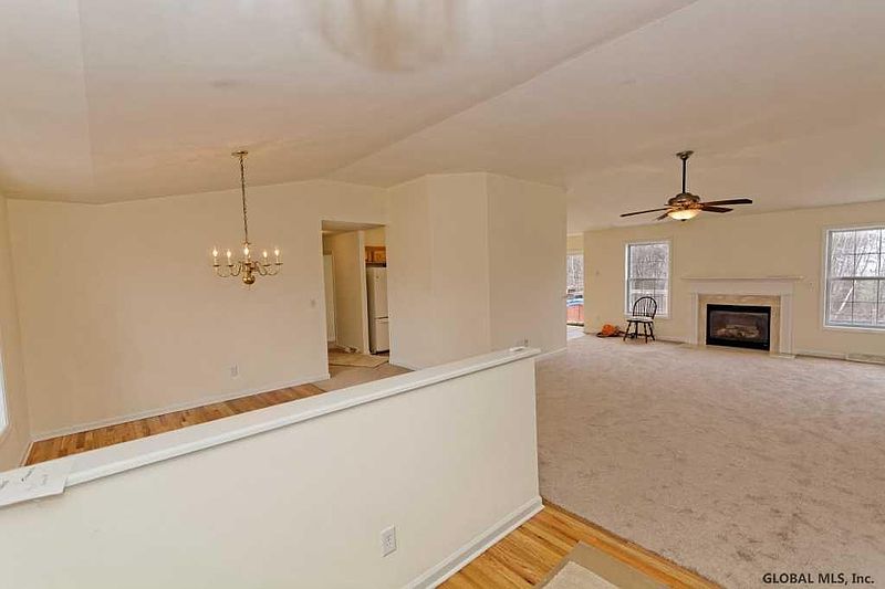 5th image of 15 PEACHTREE Lane