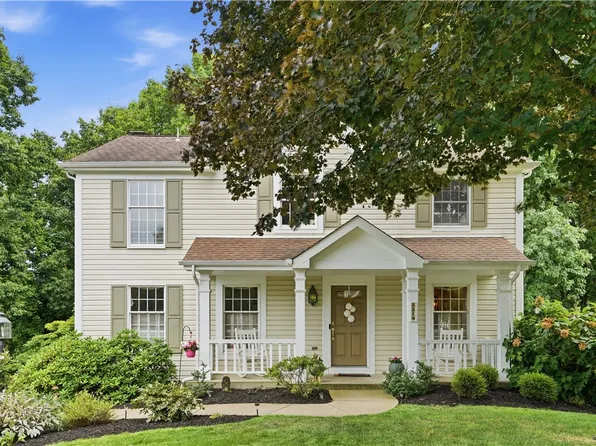 214 Thornwood Ct, Coraopolis, PA 15108