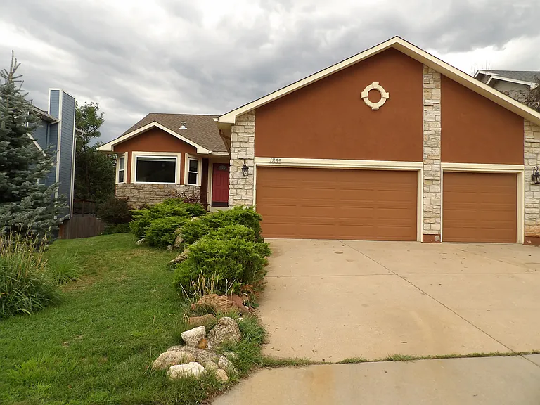 1855 Smoke Ridge Dr — Photo 1