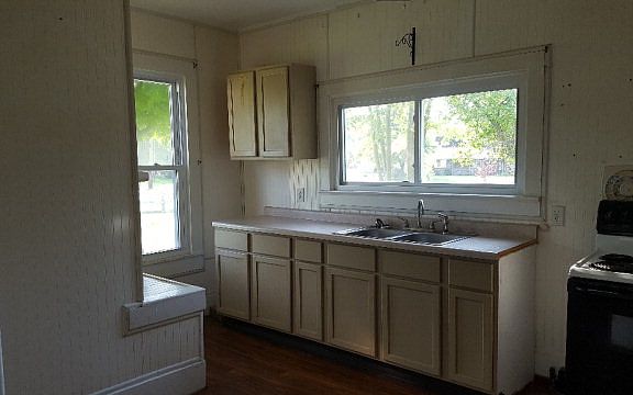 5th image of 204 Gilead St