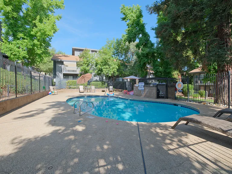 3180 Country Club Dr #10A — Photo 24
