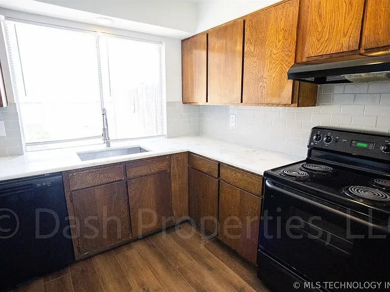 5104 S 75th East Ave — Photo 15