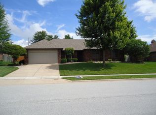 3907 E Eastmoor St, Springfield, MO 65809