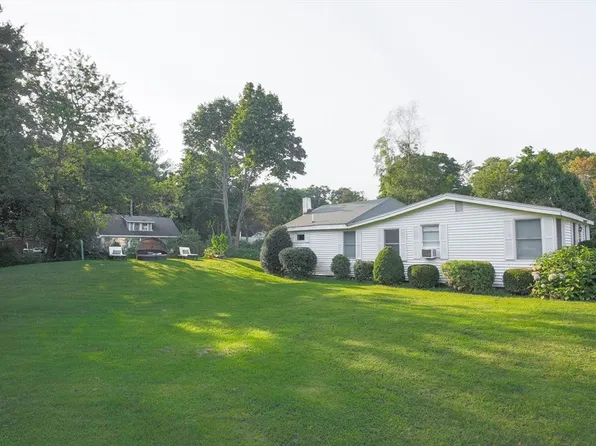 70 Cottage Rd, Newbury, MA 01951