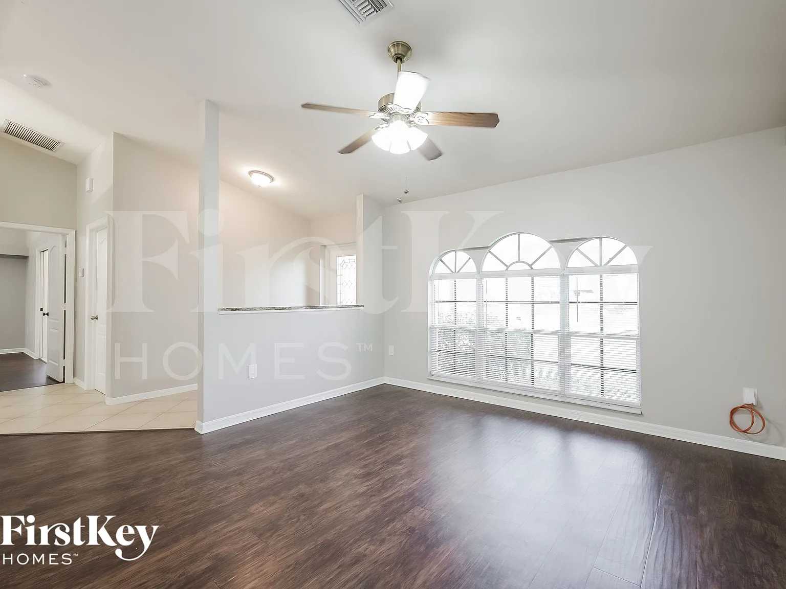3 bed, 2.0 bath, 1367 sqft, $2,775 — Photo 3
