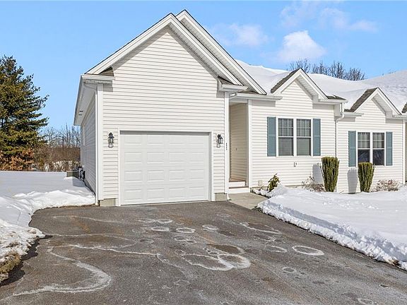 3rd image of 107 Old River Rd Unit 11