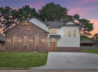 69 Wick Willow Rd, Montgomery, TX 77356