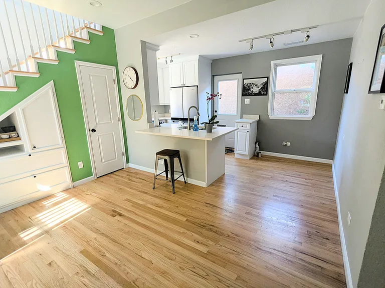 956 N Washington St — Photo 4