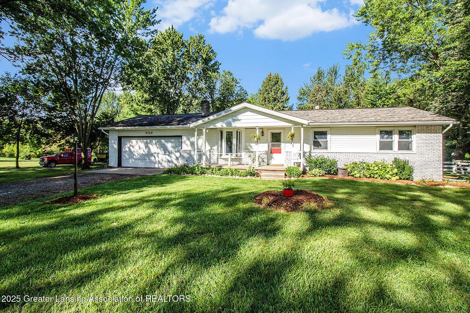 5725 Oak Grove Rd photo 1