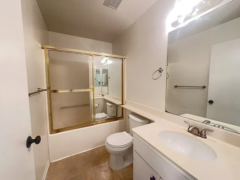 18209 Sierra Hwy — Photo 18