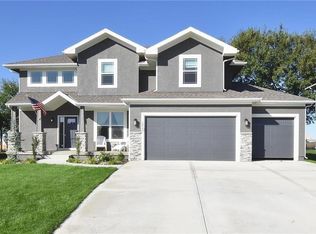 19742 Barstow St, Spring Hill, KS 66083