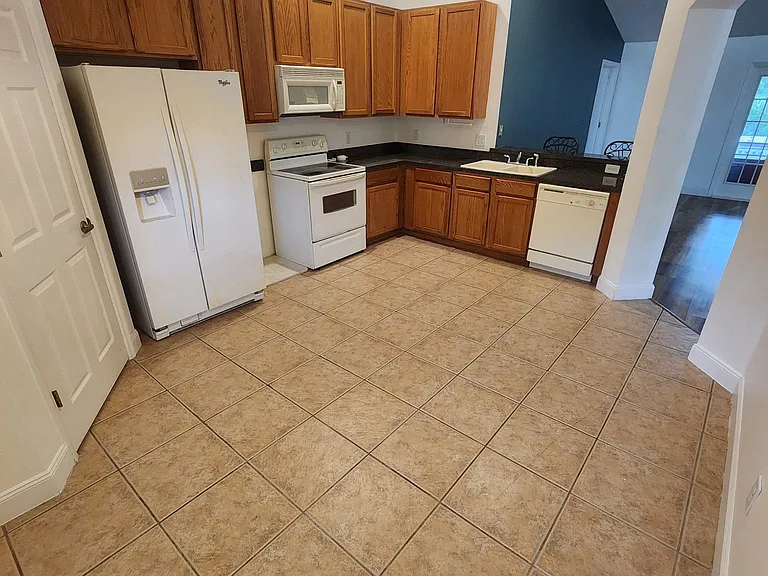 1415 Bent Oaks Blvd — Photo 4