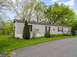 57 Buckeye Ln, Carlisle, PA 17015