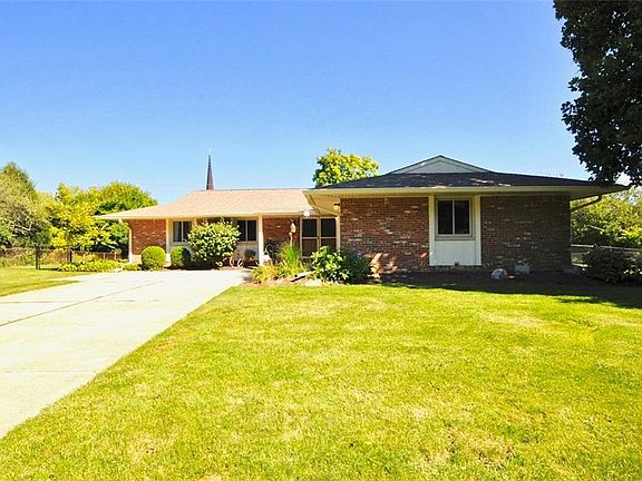 2nd image of 40 Village Ct