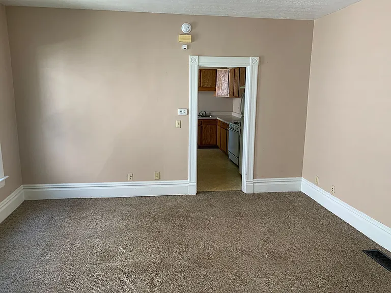 1336 Lynn St — Photo 4