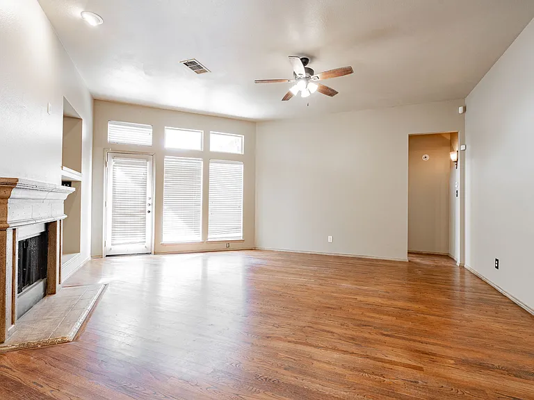 1875 Crestlake Dr — Photo 20
