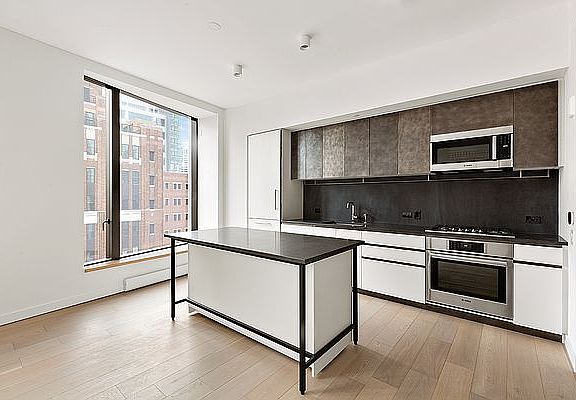 3rd image of 11 Hoyt St #12A