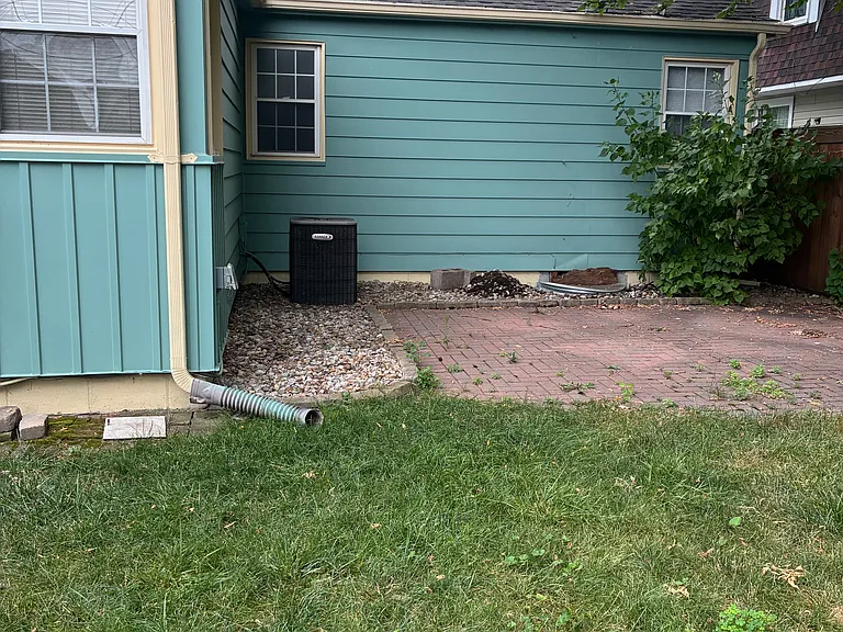 2331 Rowland Ave — Photo 22