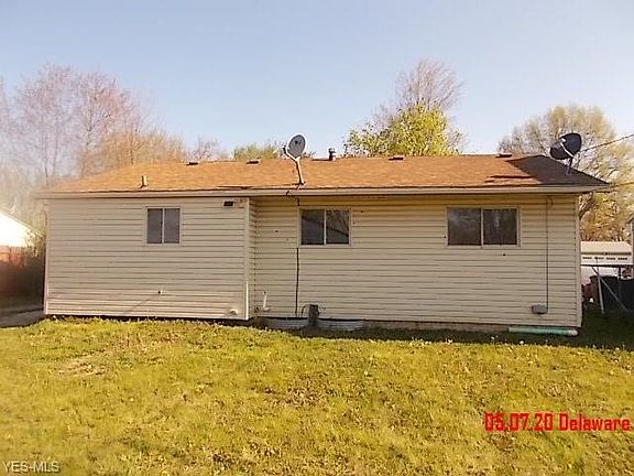 3rd image of 849 Delaware Ave