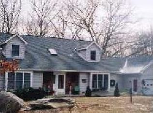 11 E Salem Rd, Fishkill, NY 12524