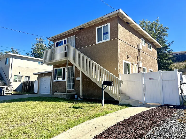 6083 Severin Dr — Photo 9