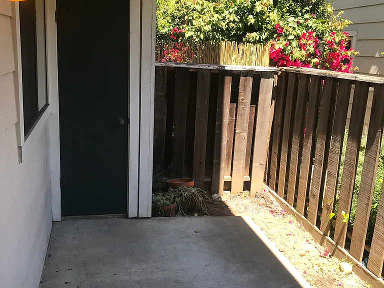 209 W Cota St — Photo 19