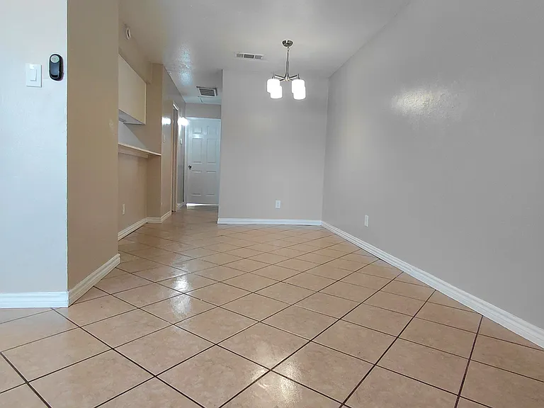 3900 Camelot St #B — Photo 2