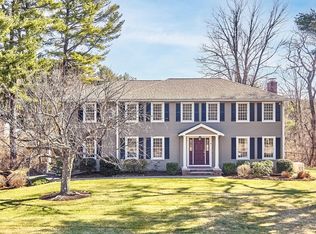 8 Farmland Cir, Andover, MA 01810