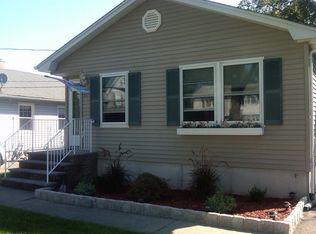 221 Romain Ave, Pompton Lakes, NJ 07442