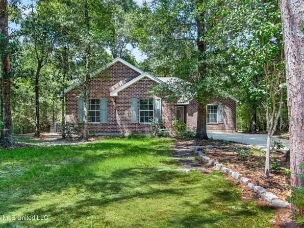 958 Pono Pl, Diamondhead, MS 39525