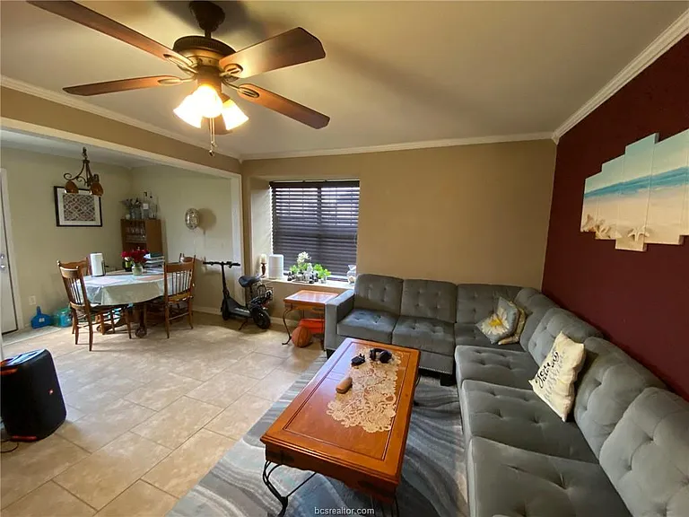 4400 Boyett St #B — Photo 2