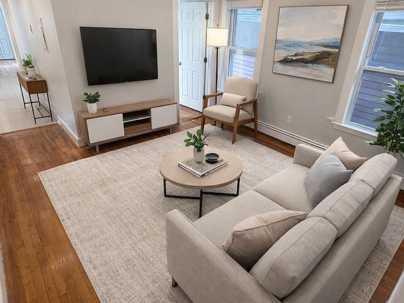 2nd image of 83 Chelsea St #2