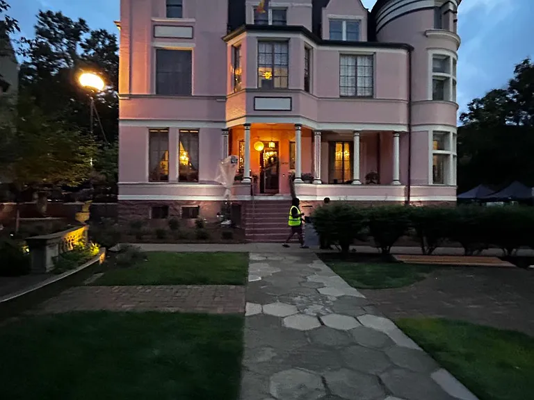 519 W Hill St — Photo 15
