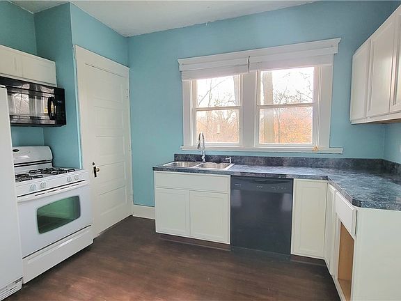 3rd image of 122 Kaiser Ct
