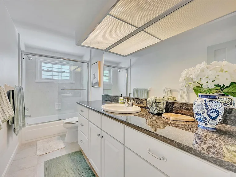 3173 Espanola Dr — Photo 38