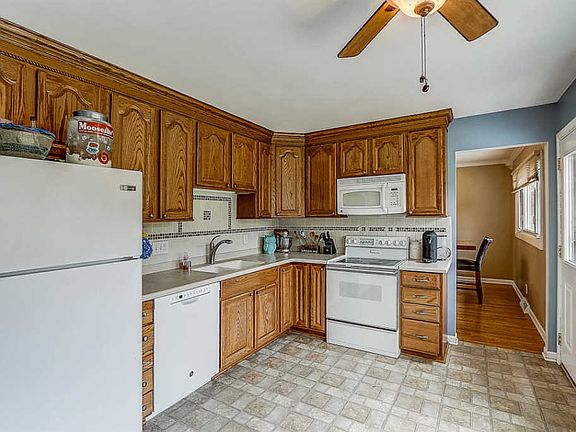 5th image of 2700 Bristol Ct